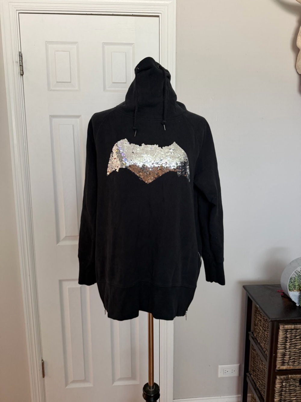 Gap DC Batman Sequin Black Mock tie slits sweatshirt hood reversible Sweater M
